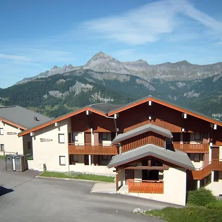 4 Pers. Pres Des Pistes, Equipe - Fr-1-733-161 *